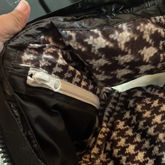 LAMB x Burton Snow puffer vest. Black and white - Picture 3 of 4